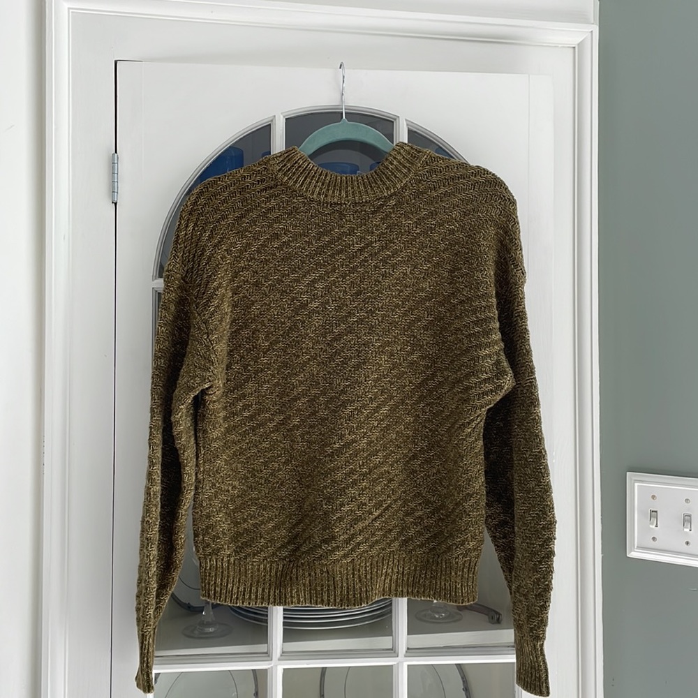 Universal Thread Goods Co. - Picture 2 of 5